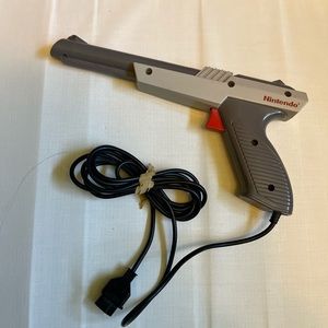 Nintendo Nes-005 Zapper Gun 1985 For Duck Hunt Gray Authentic